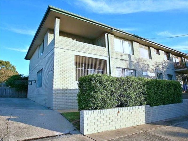 2 bedrooms Apartment / Unit / Flat in 2/53 Benaroon Road BELMORE NSW, 2192