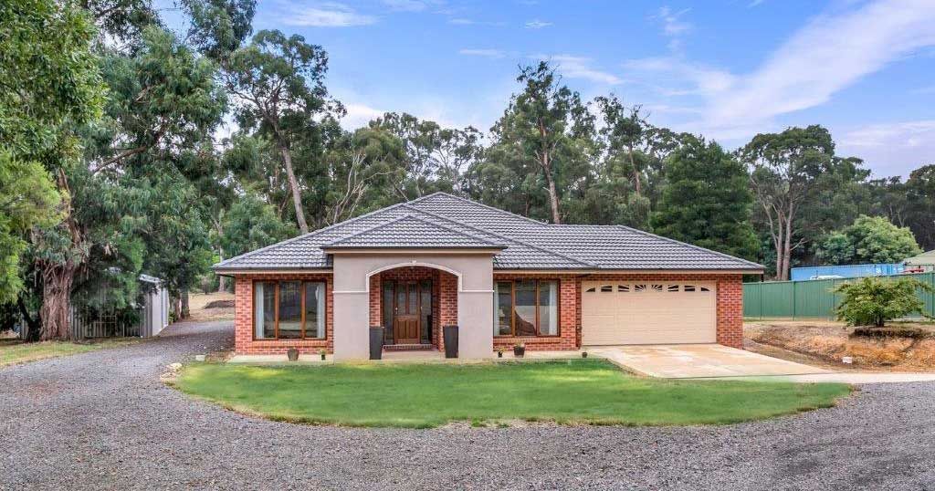 7 White Hills Road, Creswick VIC 3363, Image 0