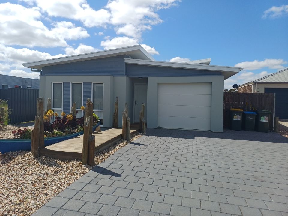 4 bedrooms House in 94 Blanche Parade HINDMARSH ISLAND SA, 5214
