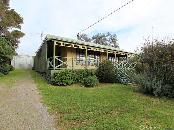 3 Lawrence Avenue, Cowes VIC 3922