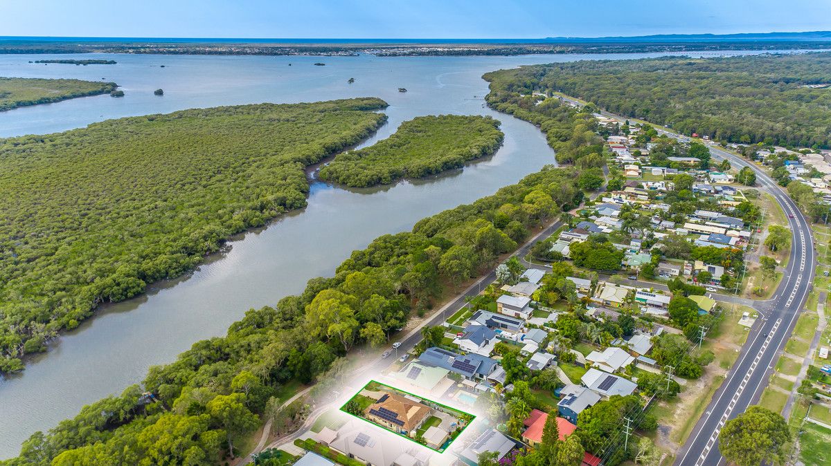 5 bedrooms House in 71 Ningi Esplanade NINGI QLD, 4511