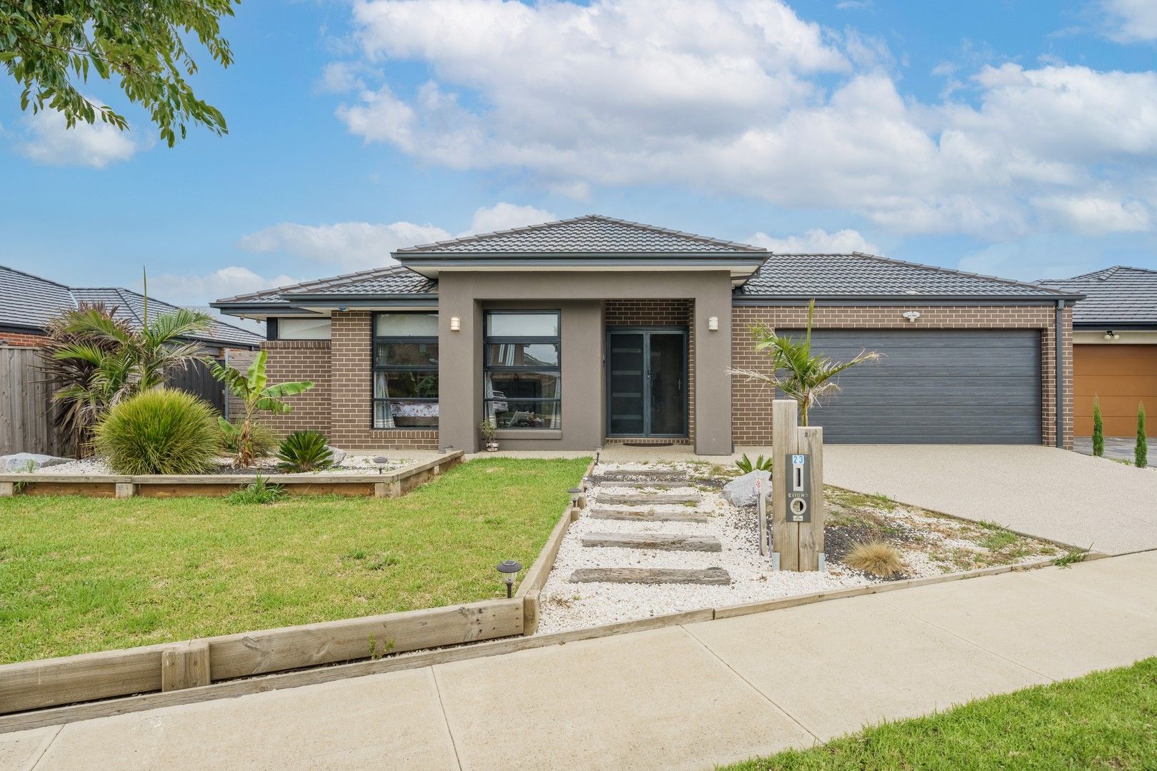238 Heather Grove, Clyde North VIC 3978 House For Rent 675 Domain