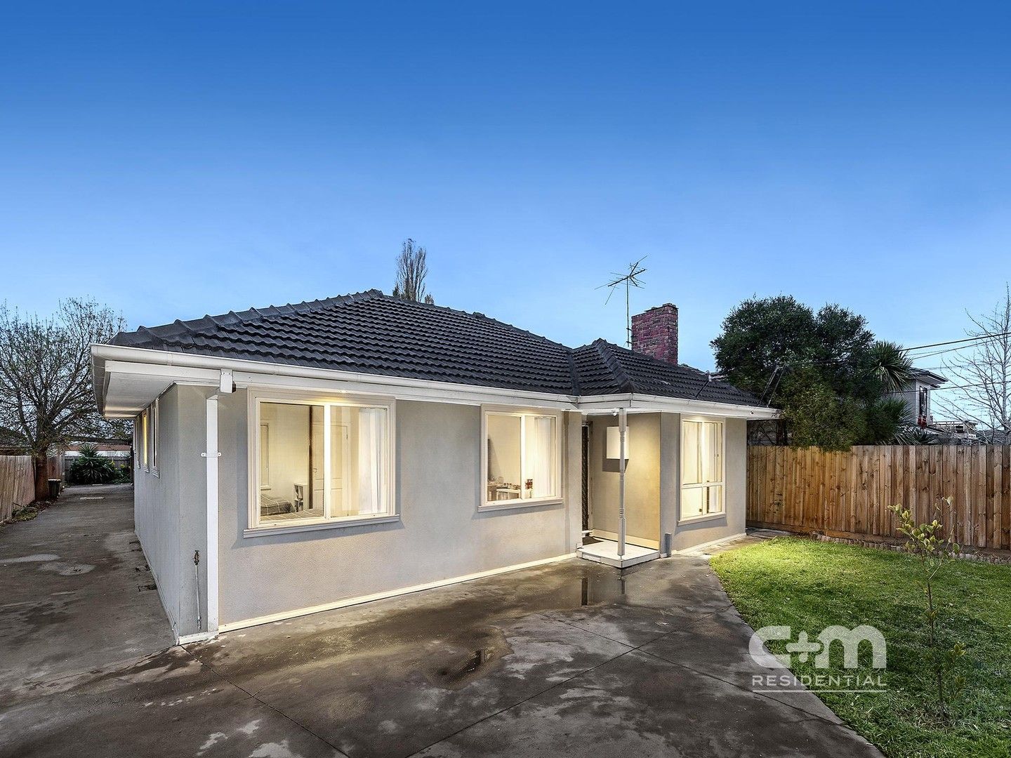 4 bedrooms Apartment / Unit / Flat in 1/78 Maude Avenue GLENROY VIC, 3046