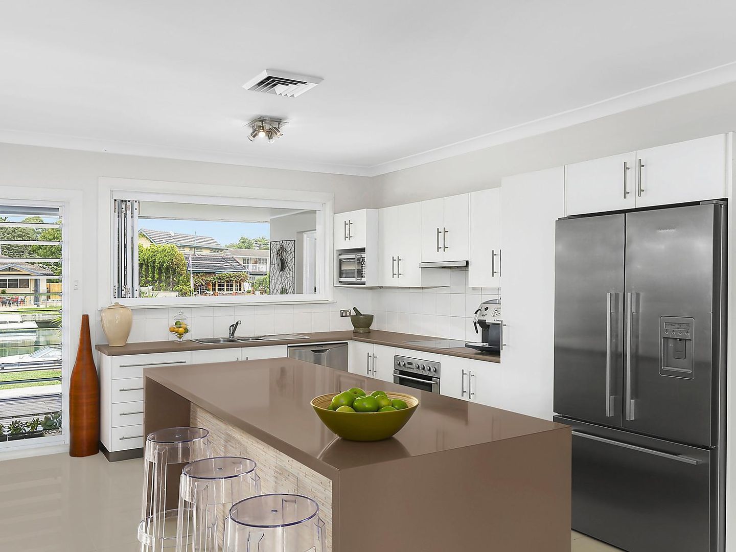 40 Castlereagh Crescent, SYLVANIA WATERS NSW 2224, Image 2