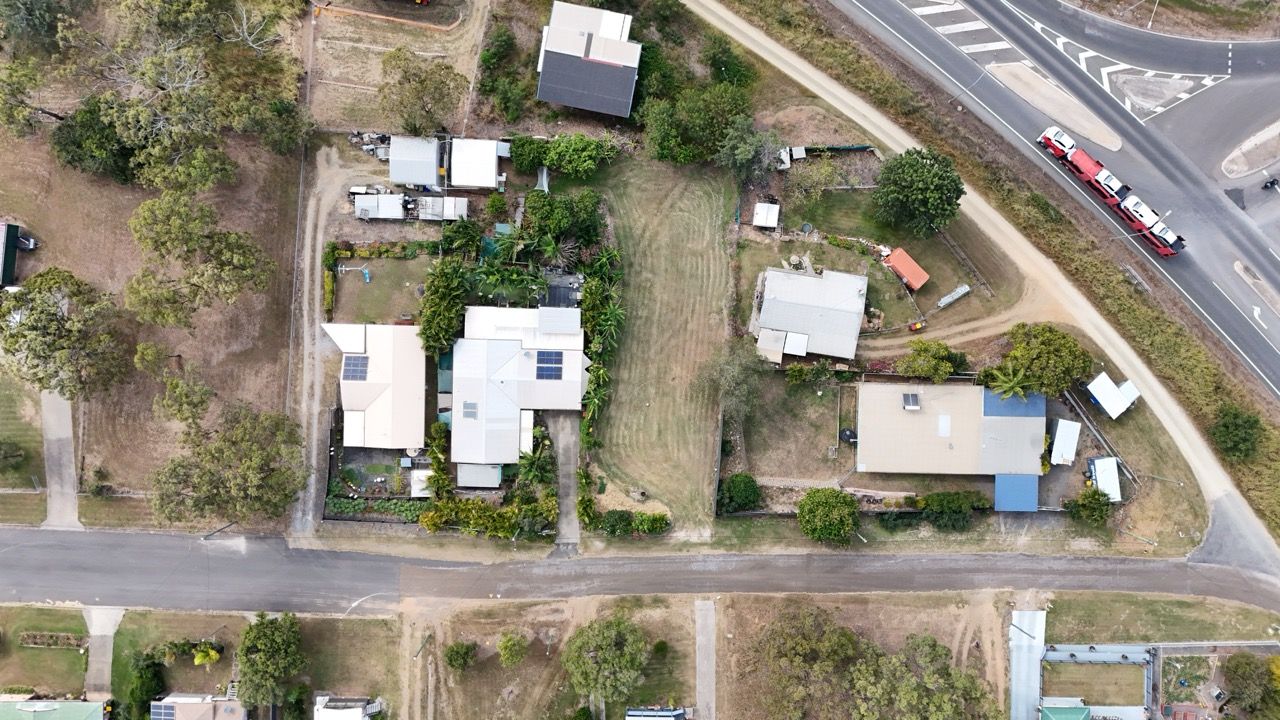 4 Gladstone Street, Mount Larcom QLD 4695, Image 2