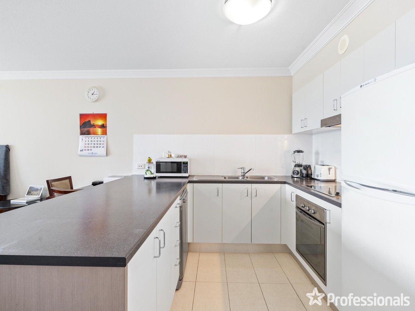 610/14-16 Carol Avenue, Springwood QLD 4127, Image 2