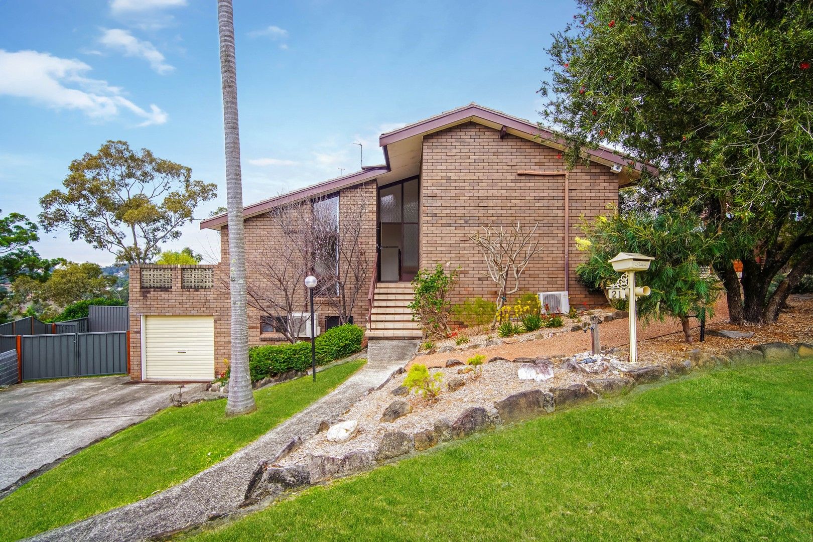 4 bedrooms House in 21 Zelang Avenue FIGTREE NSW, 2525