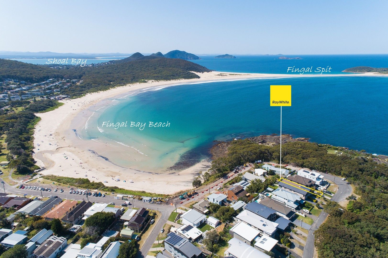 4 bedrooms Duplex in 8 Pacific Drive FINGAL BAY NSW, 2315