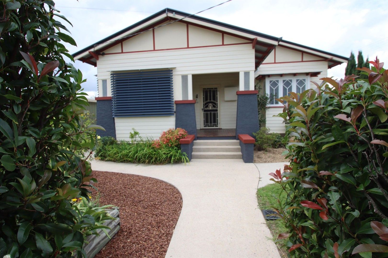 118 Miles Street, Tenterfield NSW 2372 | Domain