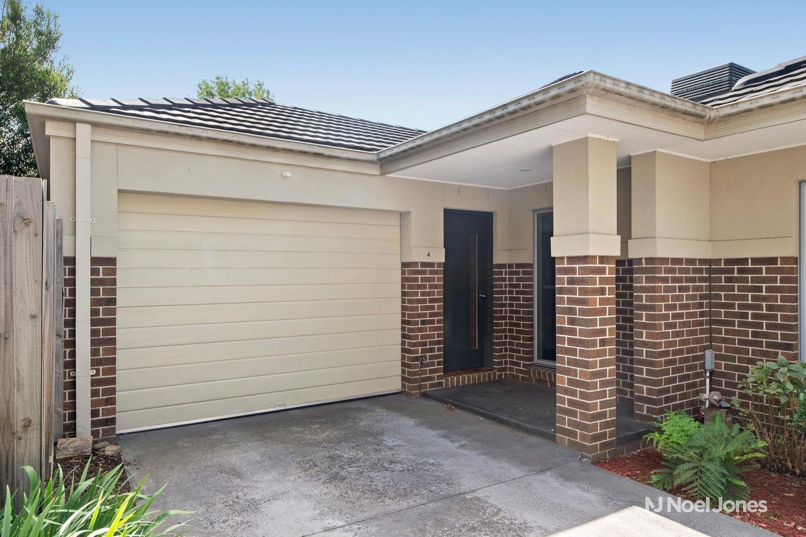 2 bedrooms Apartment / Unit / Flat in 4/84 Croydon Road CROYDON VIC, 3136