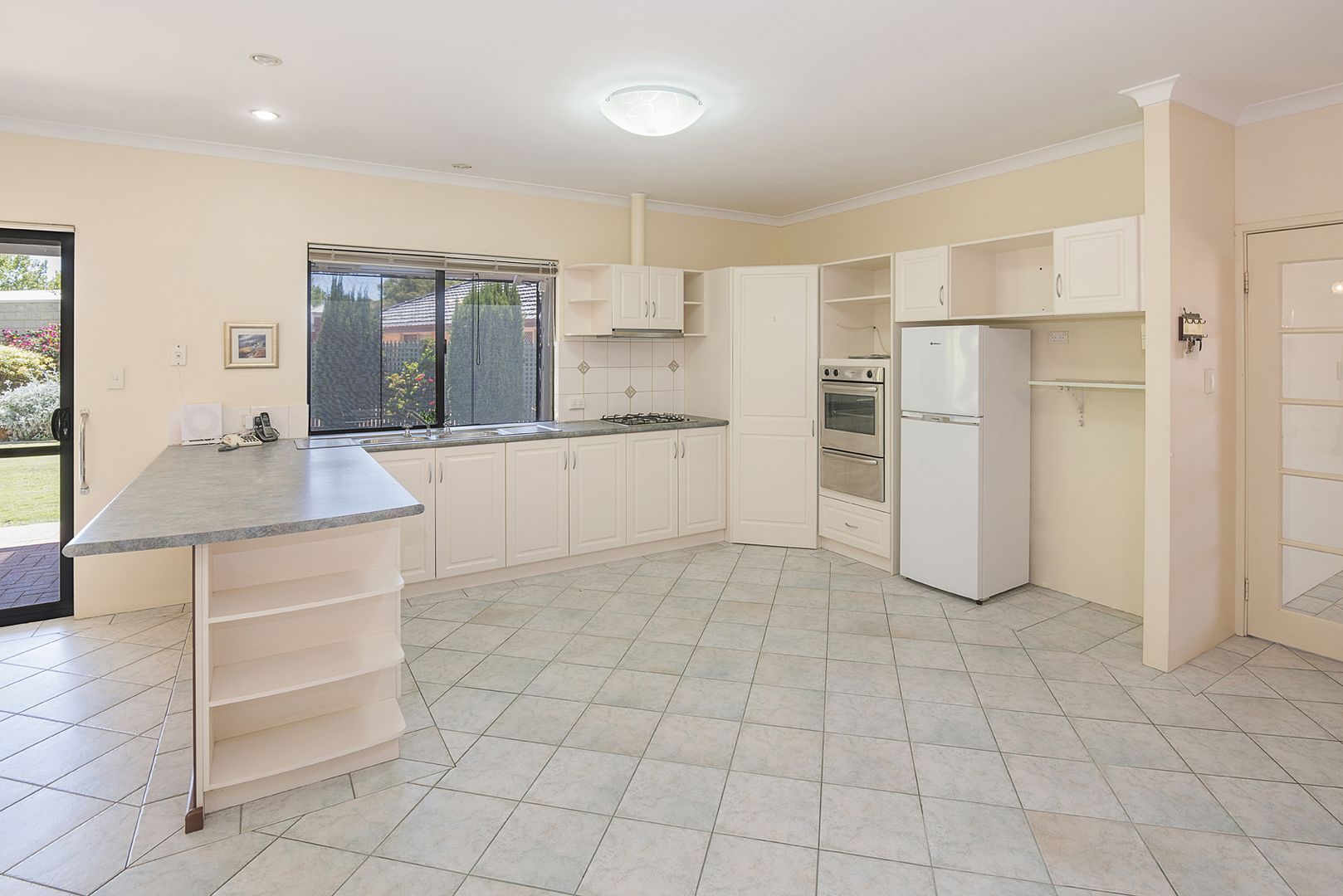 9 Bryant Close, Broadwater WA 6280, Image 1