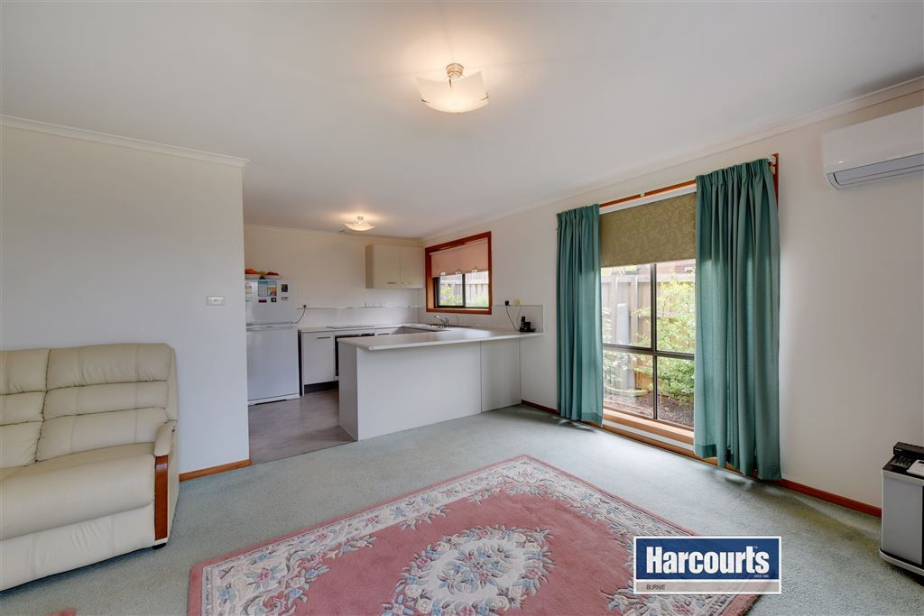 2/5 Gray Street, Upper Burnie TAS 7320, Image 2