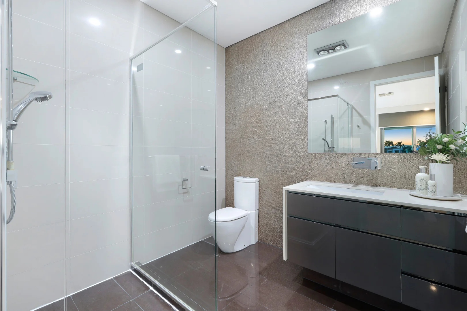 Additional image 31 of 57 Sir Bruce Small Boulevard, Benowa Waters QLD 4217