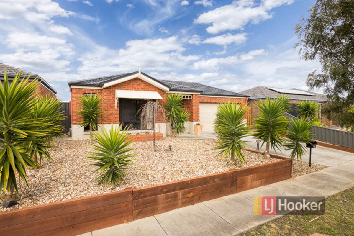 4 bedrooms House in 27 Condamine Avenue WYNDHAM VALE VIC, 3024