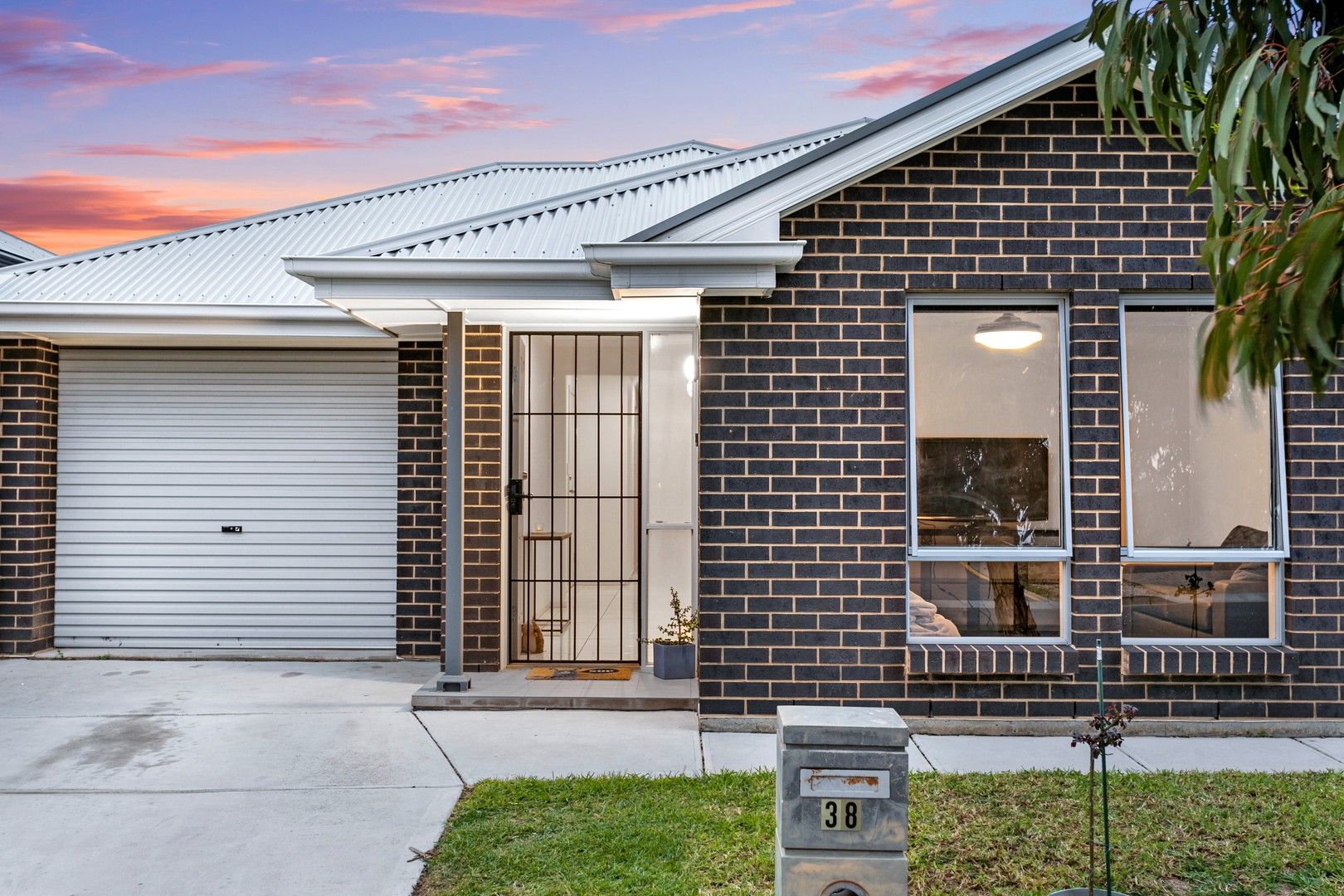 38 Cook Street, Seaford Meadows SA 5169, Image 0