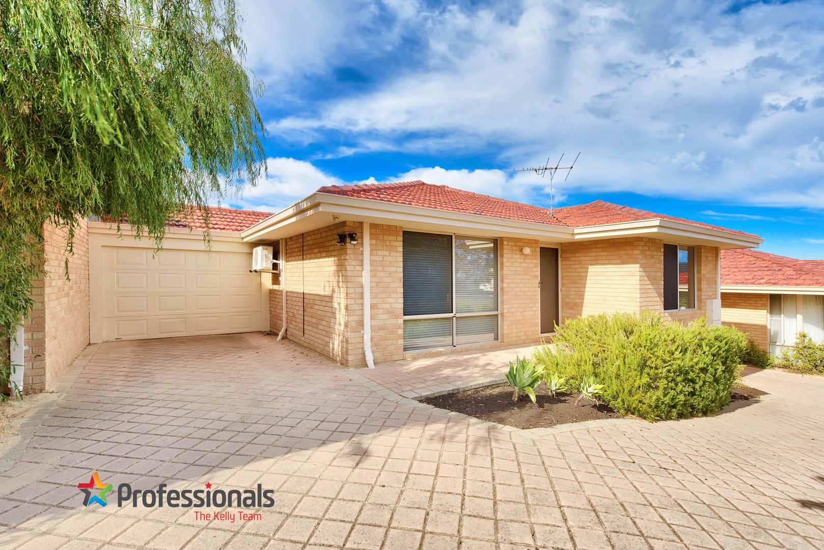 2 bedrooms House in 2/177 Hillsborough Drive NOLLAMARA WA, 6061