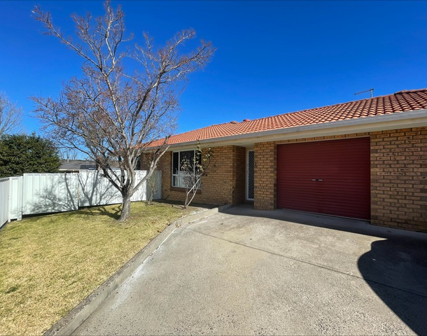 2/5 Evangelene Crescent, Armidale NSW 2350