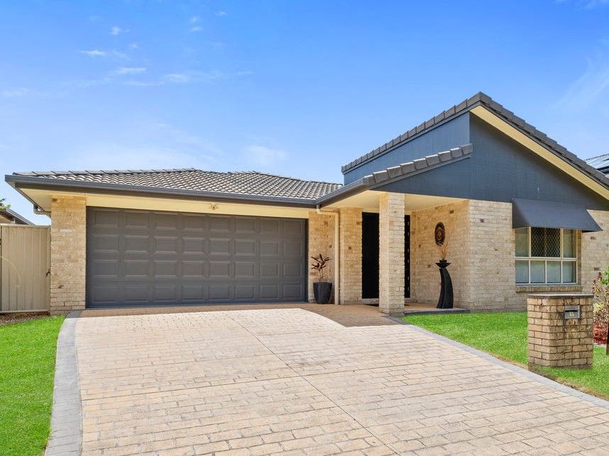 4 bedrooms House in 44 Manning Esplanade THORNLANDS QLD, 4164