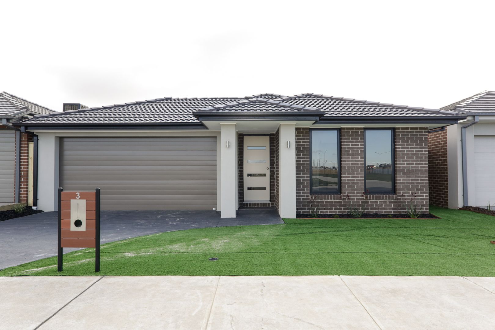 3 Panther Close, Clyde North VIC 3978