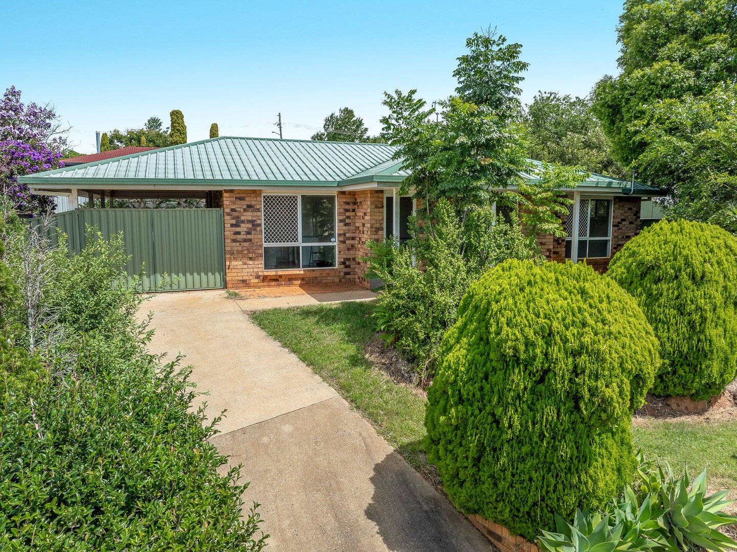 16 Reisling Court, Wilsonton Heights QLD 4350, Image 0