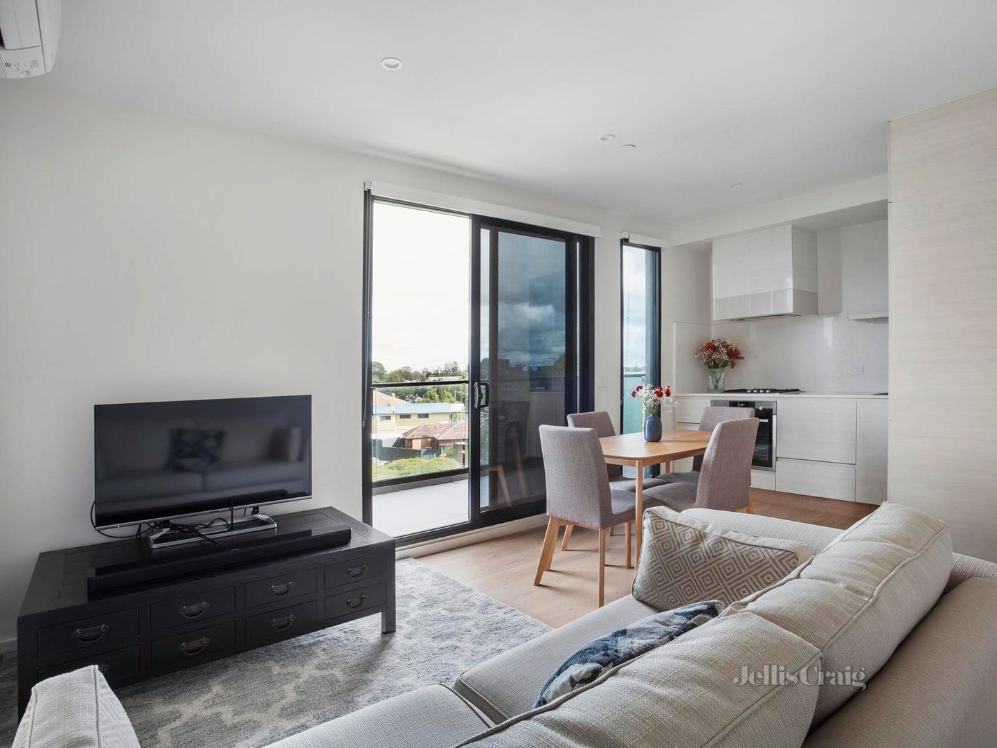 2 bedrooms Apartment / Unit / Flat in 303/1B Kokaribb Road CARNEGIE VIC, 3163