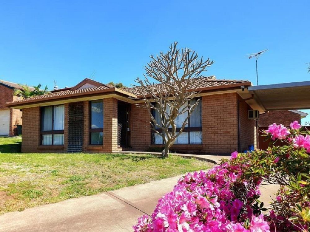 63 Crispsparkle Drive, Ambarvale NSW 2560