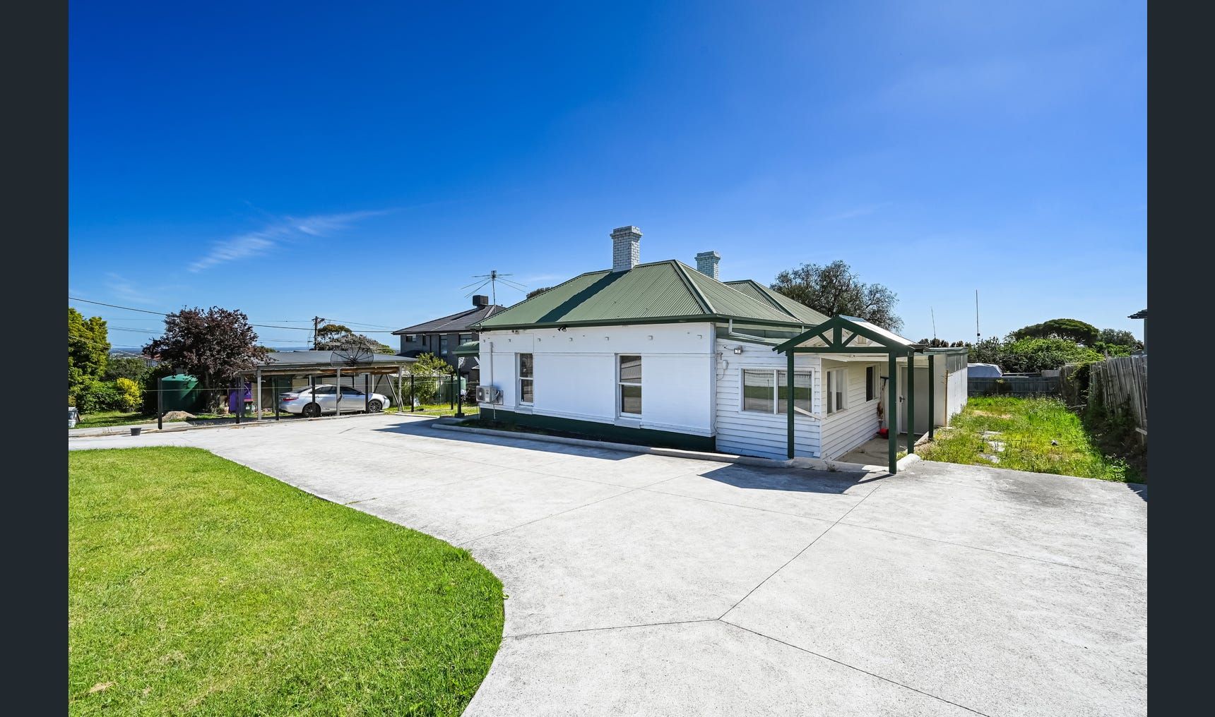 4 bedrooms House in 24 Doveton Avenue EUMEMMERRING VIC, 3177