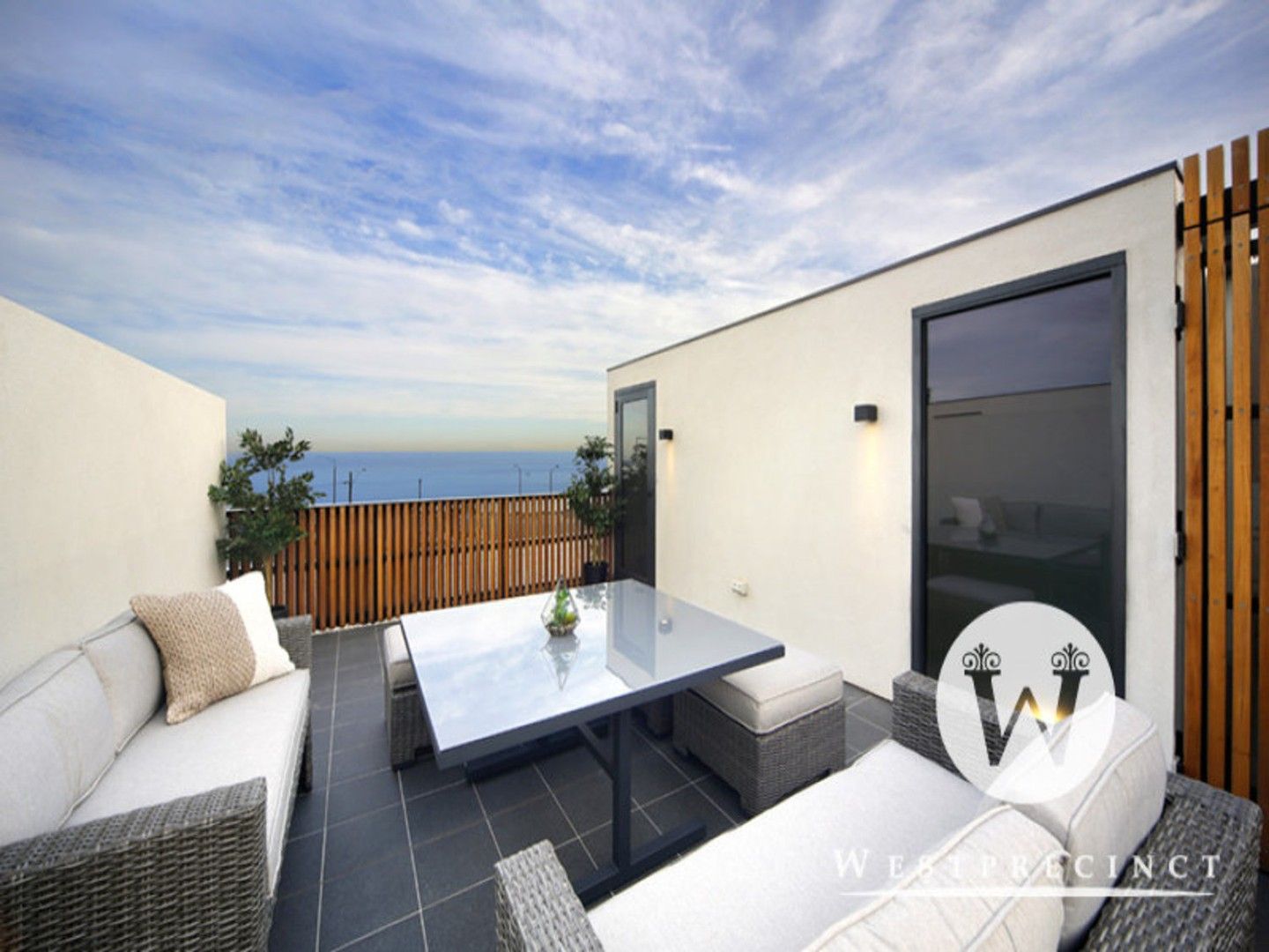 Brighton VIC 3186 3 beds townhouse for Rent, Fine Furnished