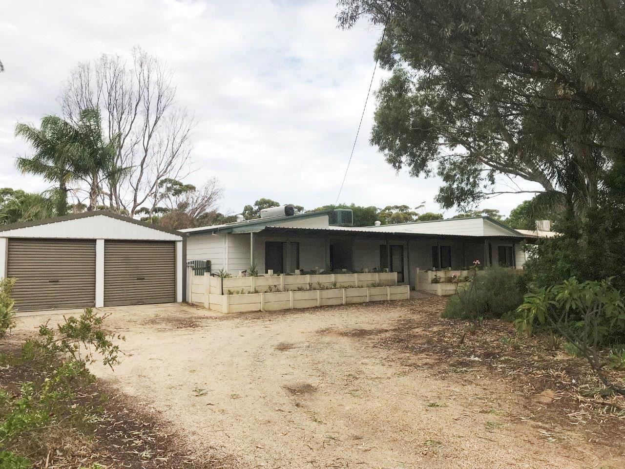 137 Melbourne Street, Moora WA 6510, Image 2