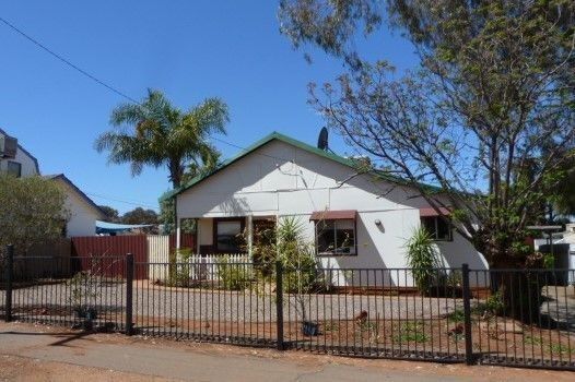 3 bedrooms House in 1 Lyall Street LAMINGTON WA, 6430