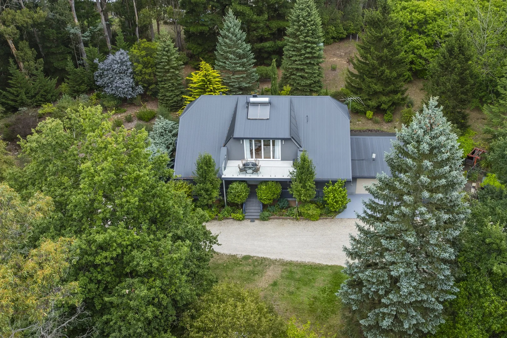 39 Christopher Crescent, Woodend VIC 3442