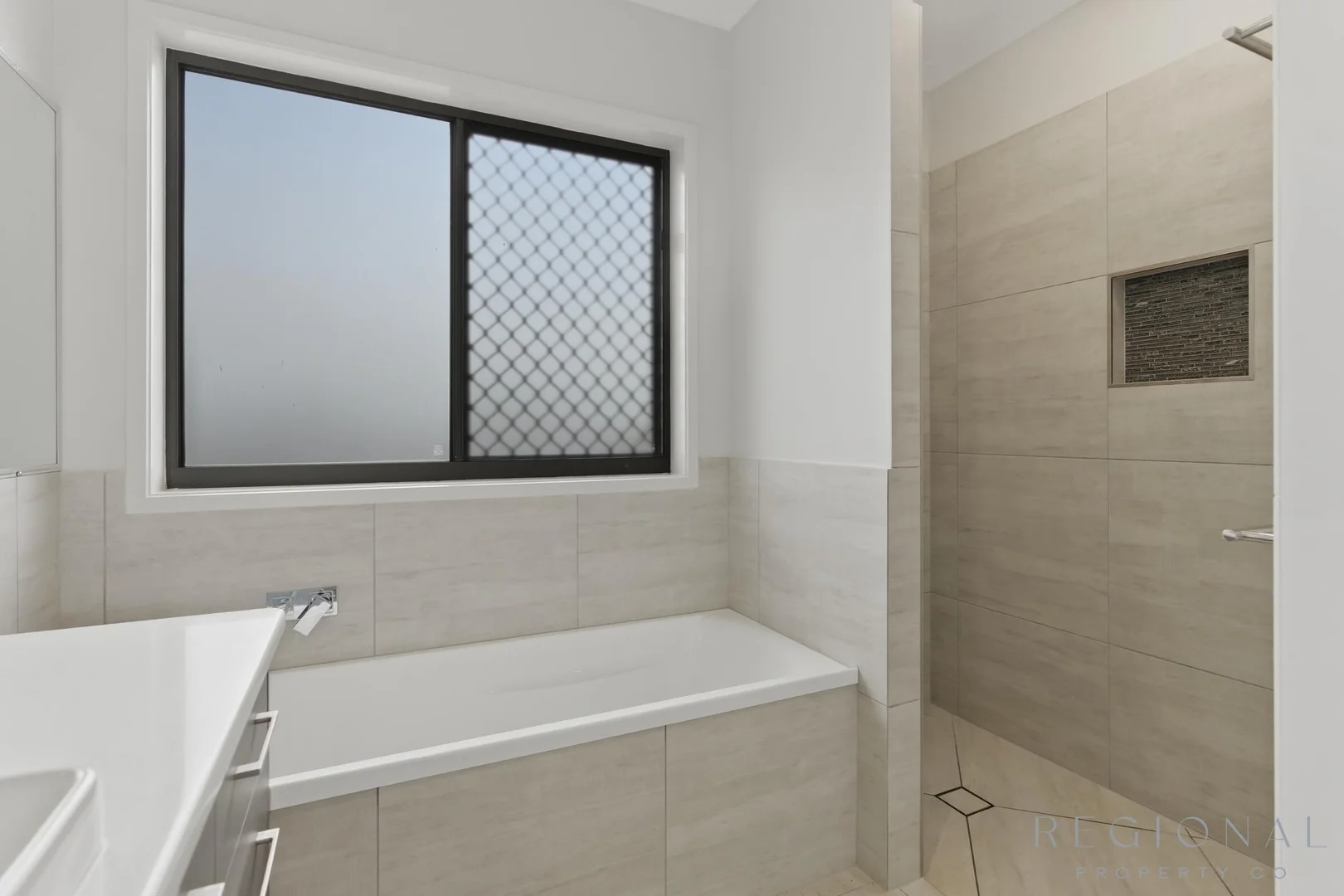 Additional image 25 of 34 Emperor Drive, Elliott Heads QLD 4670