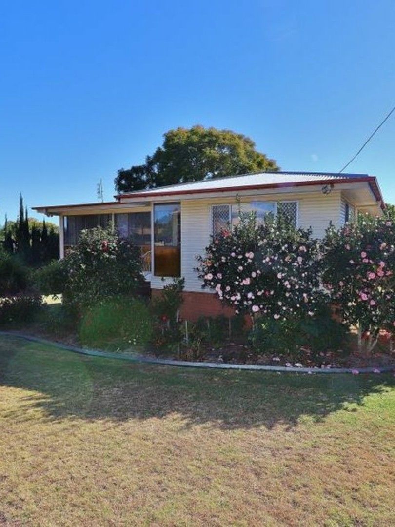 4 bedrooms House in 102 Moore Street KINGAROY QLD, 4610