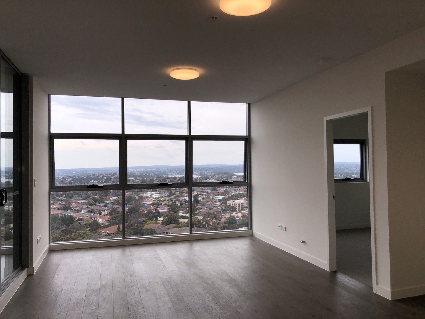 2 bedrooms Apartment / Unit / Flat in L4/23-31 Treacy Street HURSTVILLE NSW, 2220