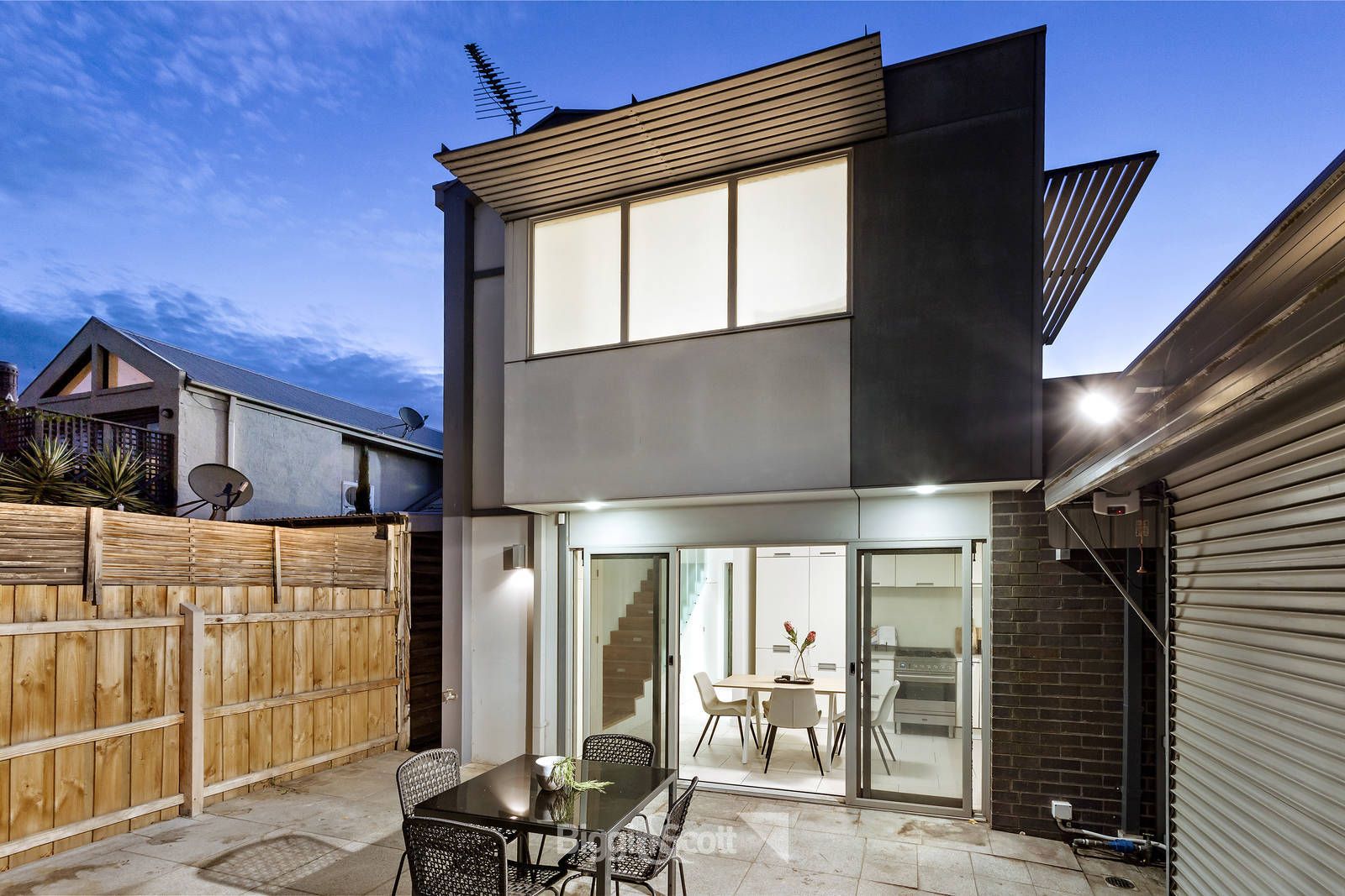 11 Woodlawn Street, Richmond VIC 3121, Image 2