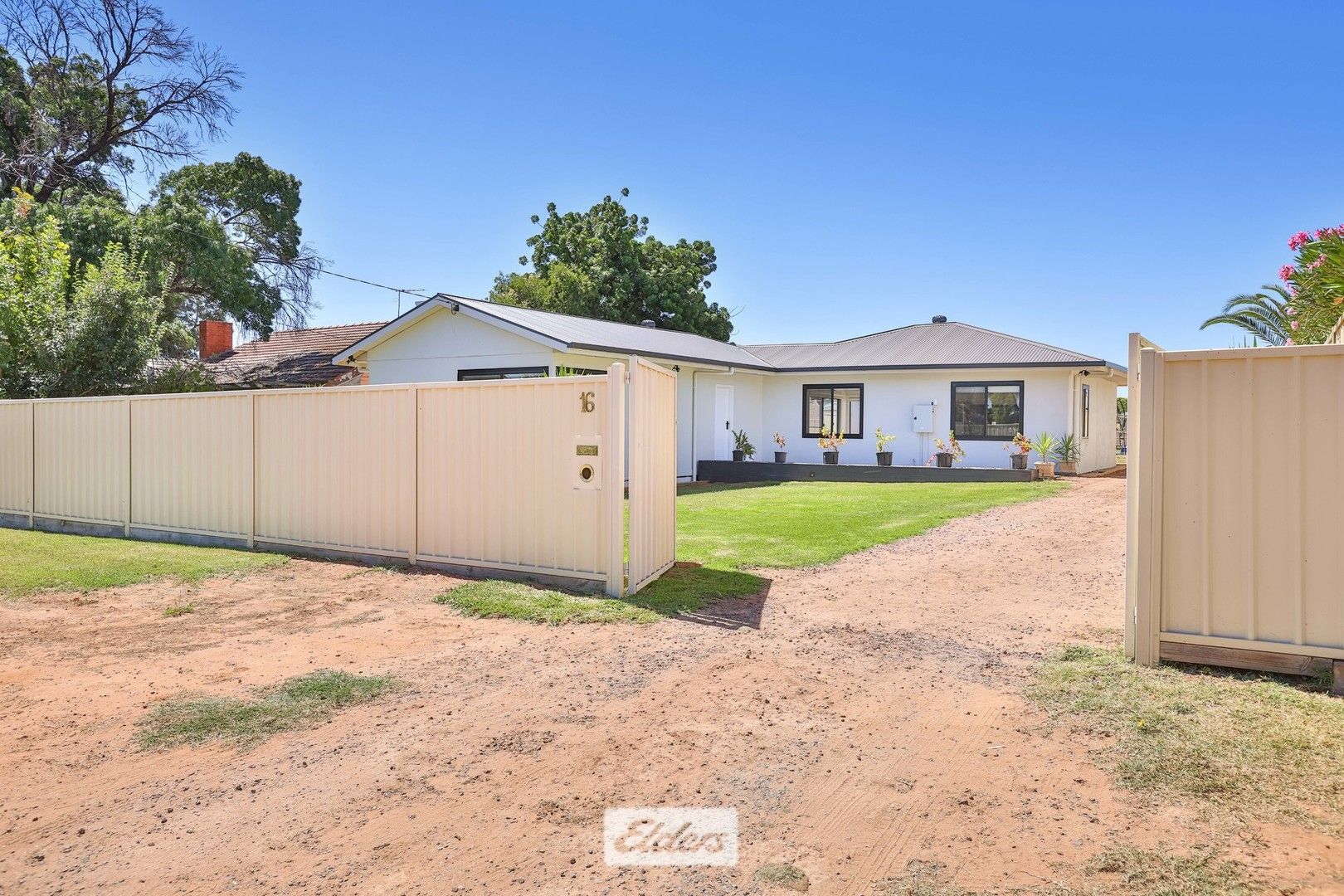 16 Friel Street, Buronga NSW 2739, Image 1