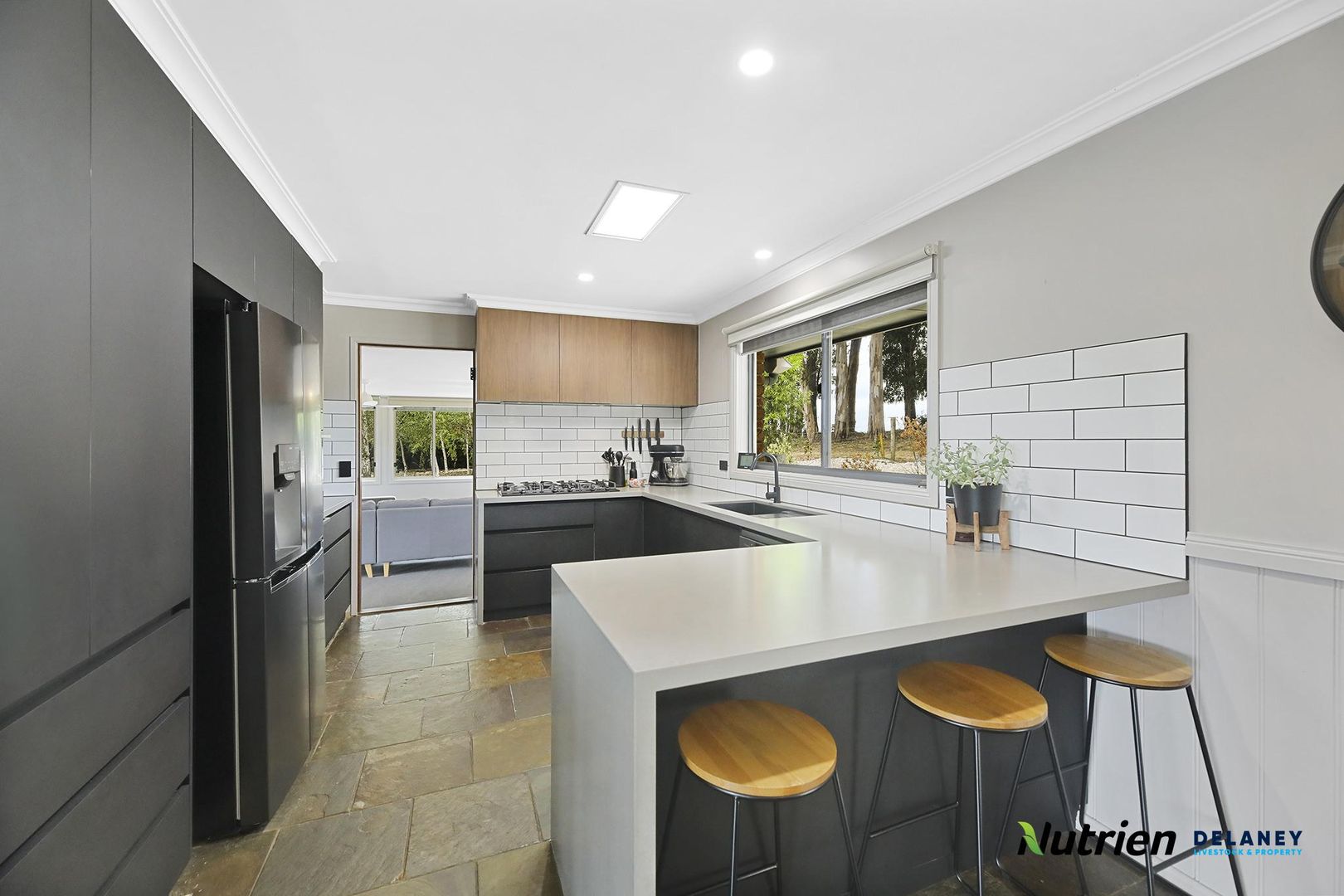 2476 Willow Grove Road, Hill End VIC 3825 Domain