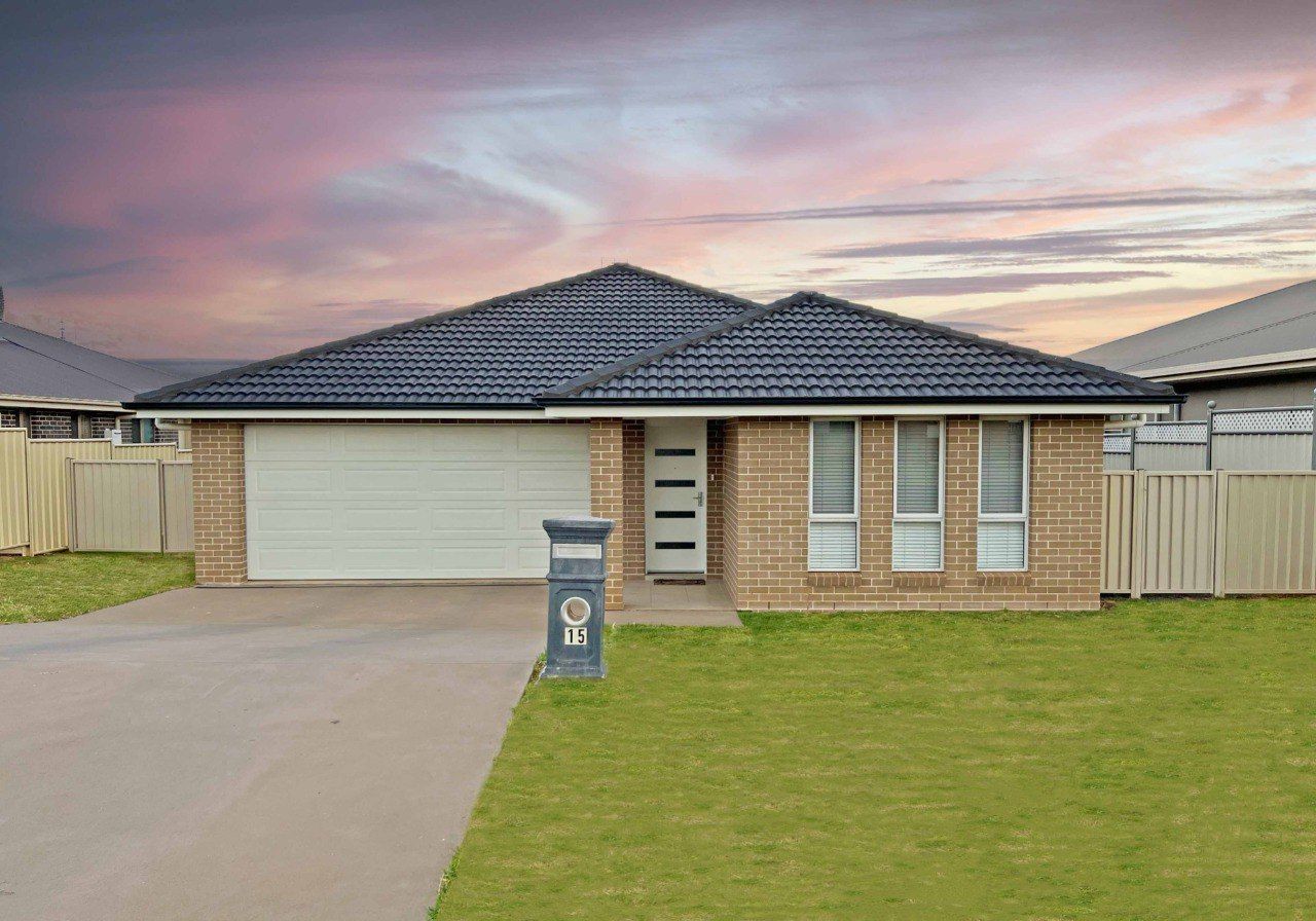 4 bedrooms House in 15 Koala Street PARKES NSW, 2870