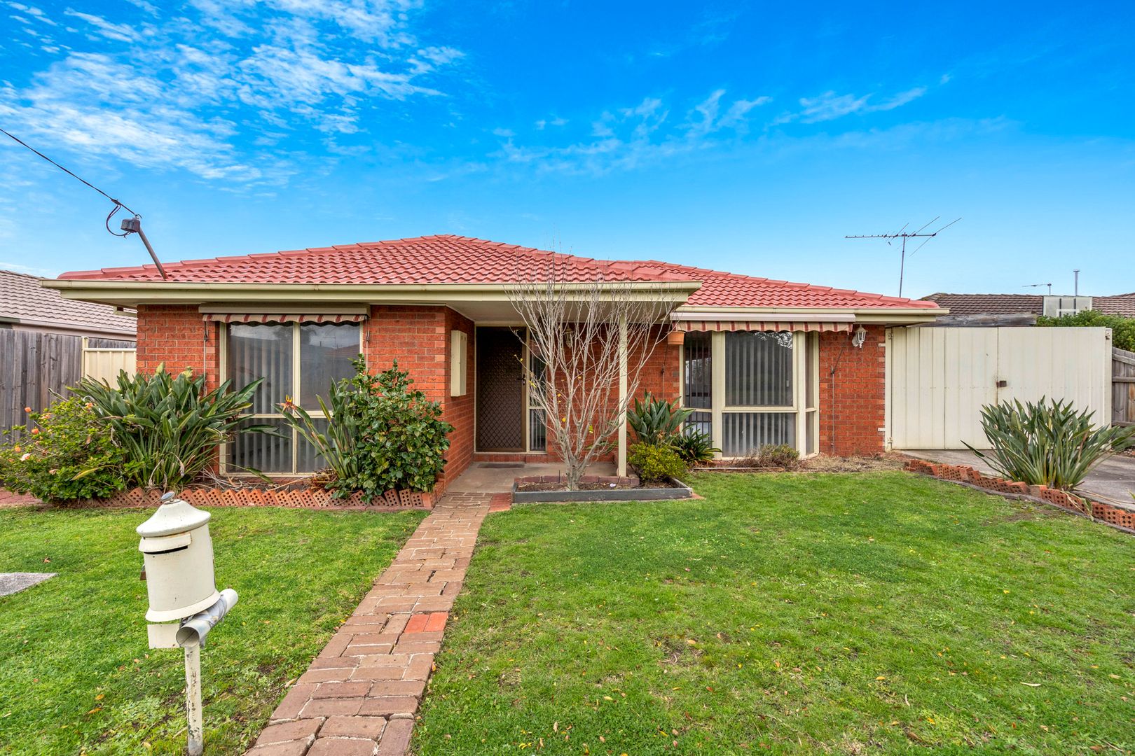 15 Amesbury Avenue, Craigieburn VIC 3064, Image 1