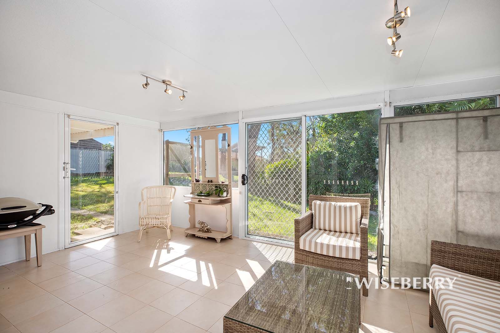 13 Asquith Avenue, Windermere Park NSW 2264, Image 2