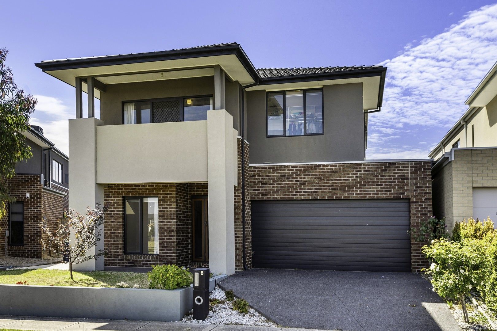 4 bedrooms House in 8 Yongala Drive POINT COOK VIC, 3030