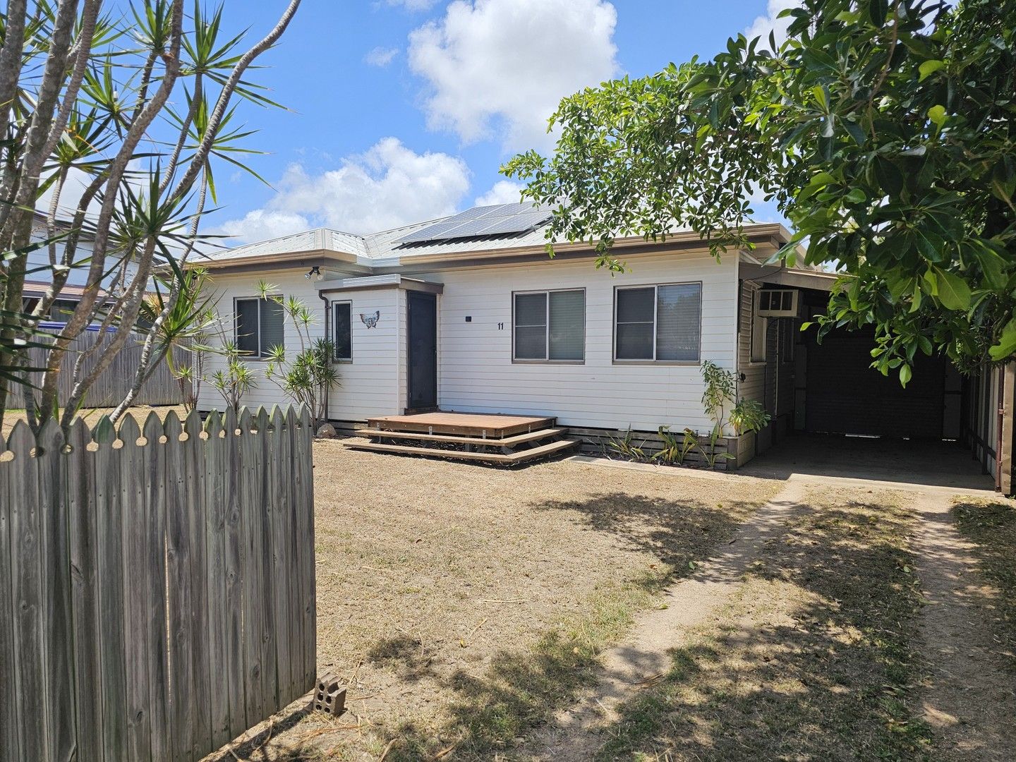3 bedrooms House in 11 Davenport St AYR QLD, 4807