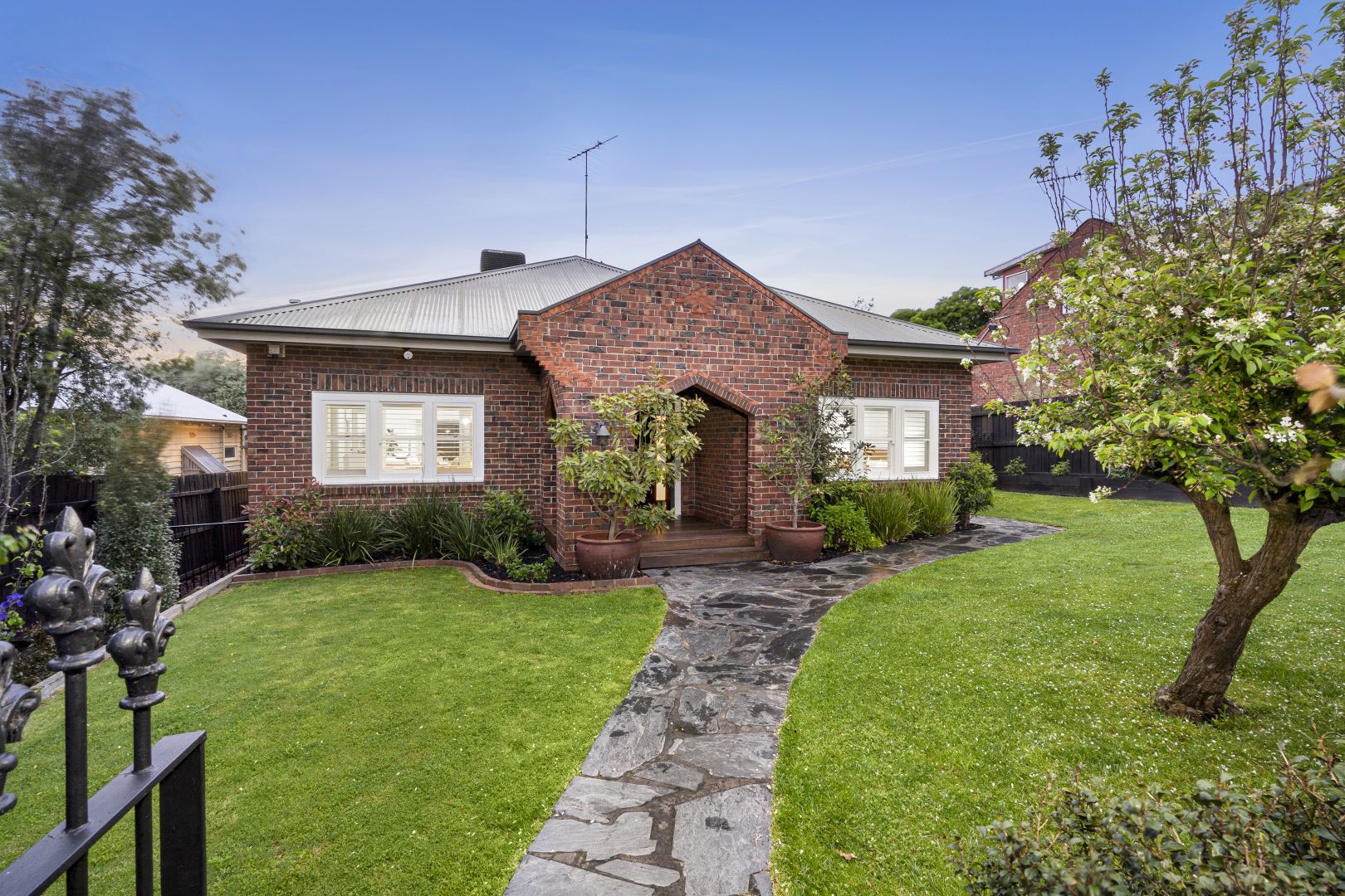 2 Harcourt Street, Newtown VIC 3220, Image 1