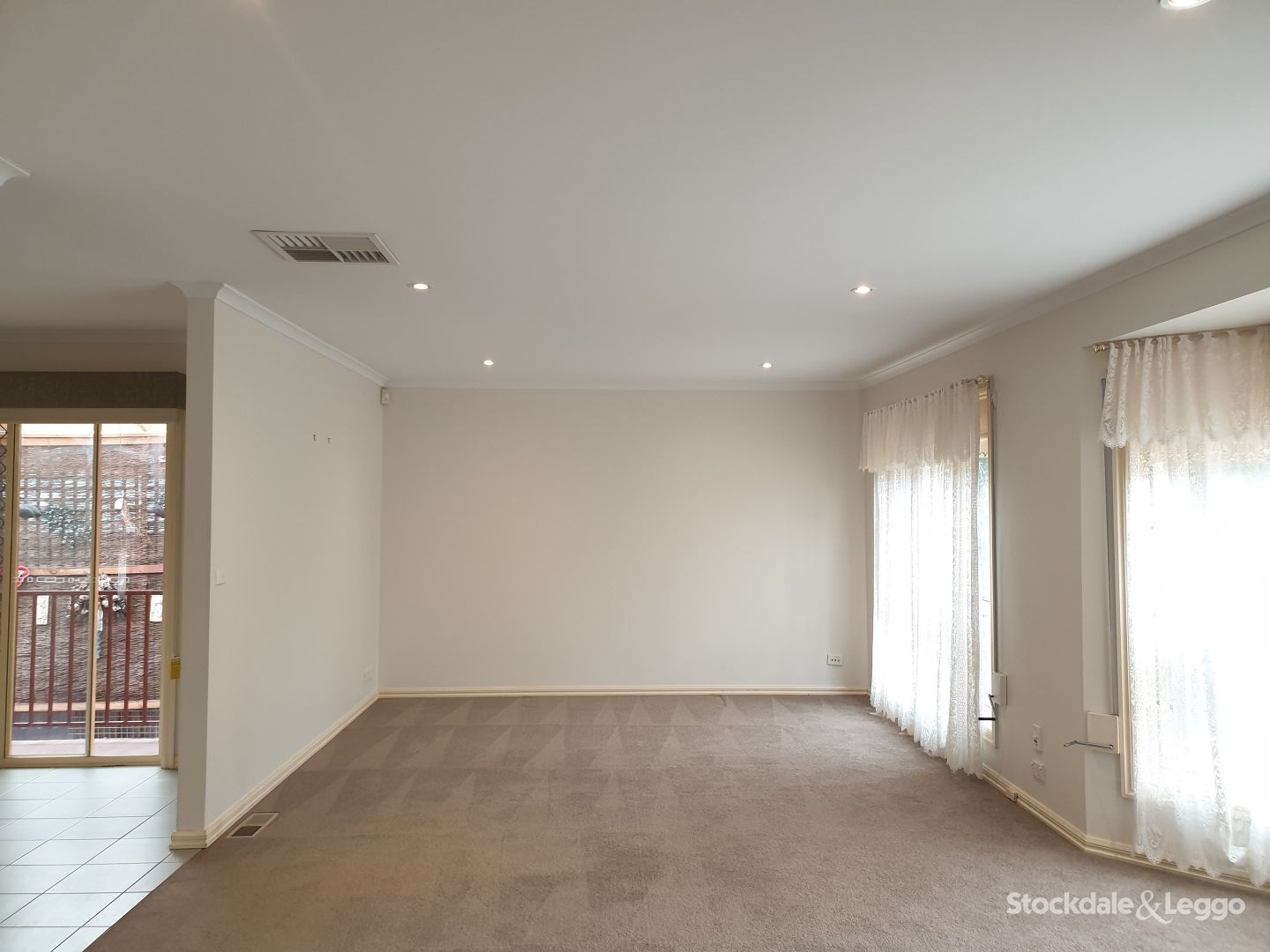 1/25 Harricks Crescent, Attwood VIC 3049, Image 2