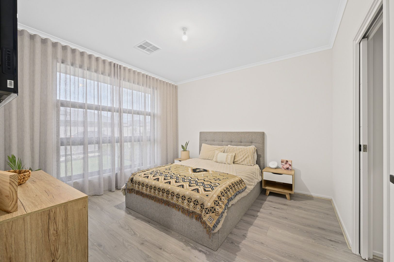 39 Magellan Road, Seaford Meadows SA 5169, Image 2