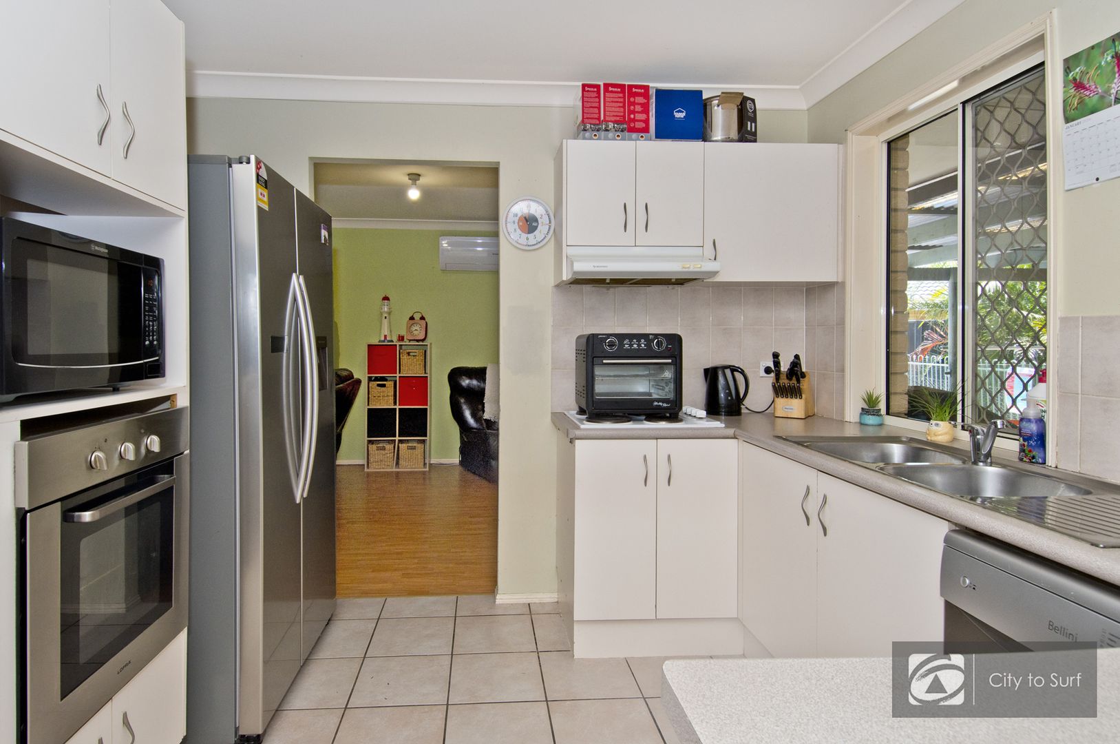 3 Riley Court, Windaroo QLD 4207, Image 2