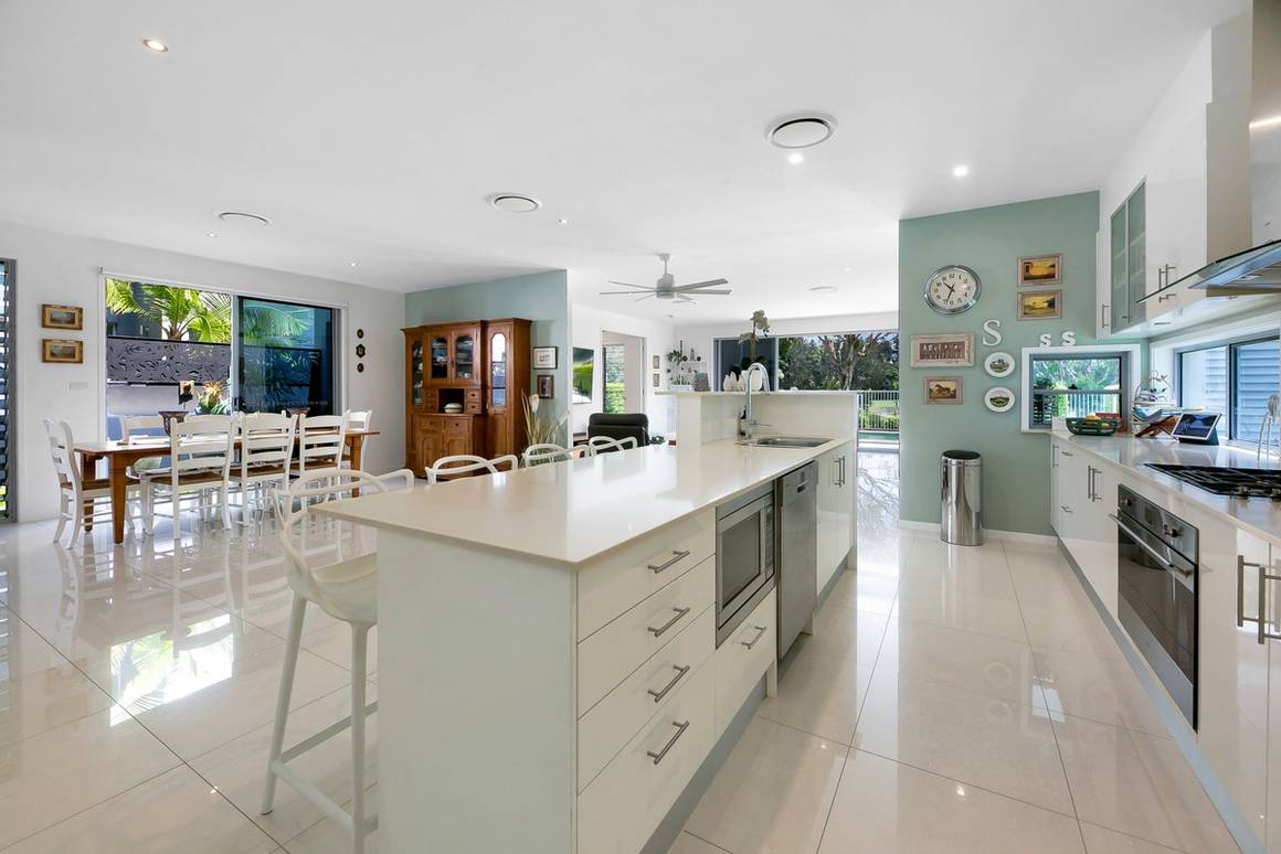 45 Lakelands Drive Merrimac 4226 - Image 6