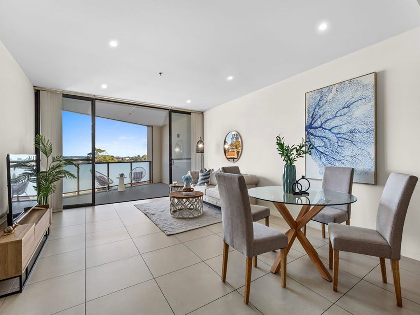 2 bedrooms Apartment / Unit / Flat in 311/380 Forest Road HURSTVILLE NSW, 2220