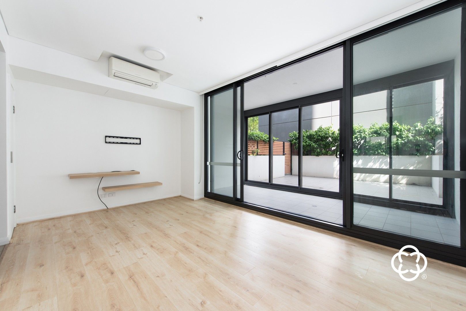 1 bedrooms Apartment / Unit / Flat in 711/10 Burroway Road WENTWORTH POINT NSW, 2127