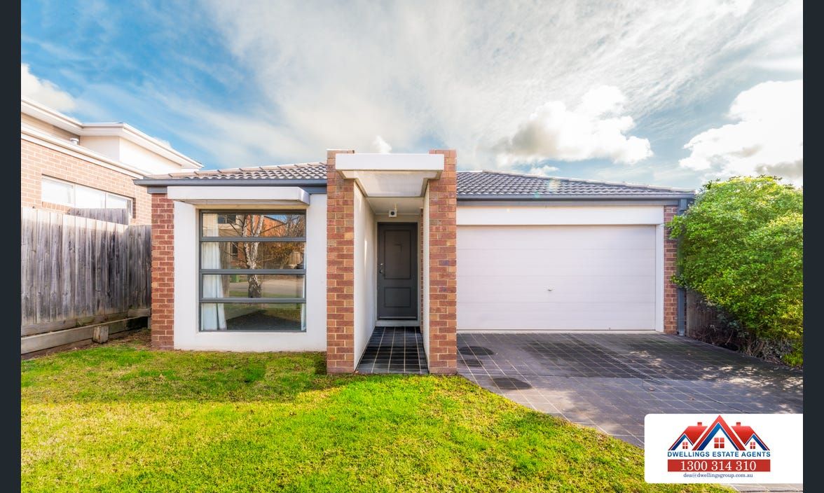 3 bedrooms House in 7 Melzak Way BERWICK VIC, 3806